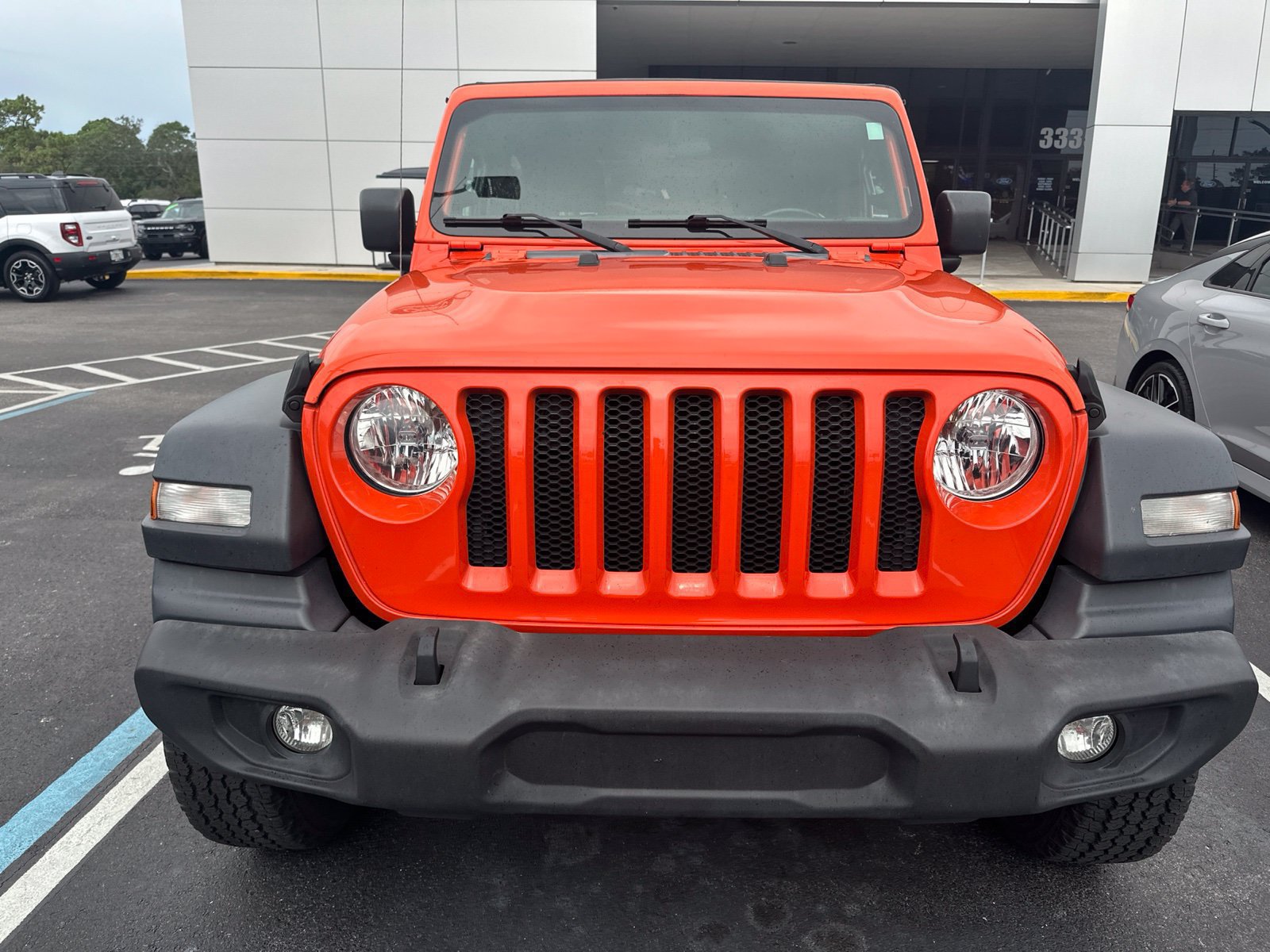 Used 2019 Jeep Wrangler Sport AWD/4WD image 2