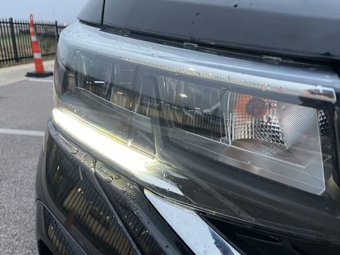 Used 2024 Volkswagen Taos SE image 13