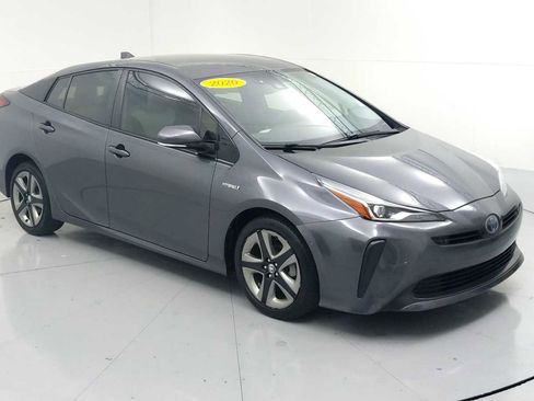 Used 2020 Toyota Prius XLE image 1