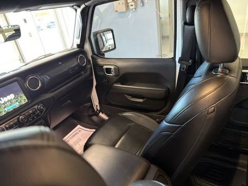 Used 2021 Jeep Wrangler Unlimited Sahara AWD/4WD image 37