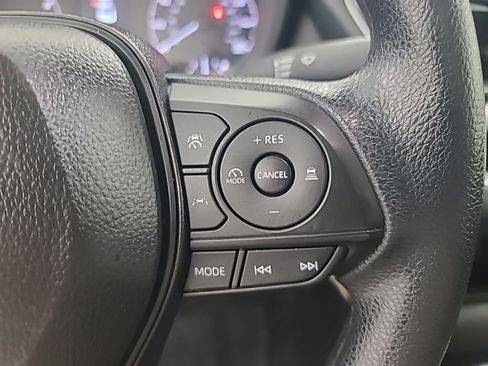 Used 2025 Toyota Corolla LE image 30