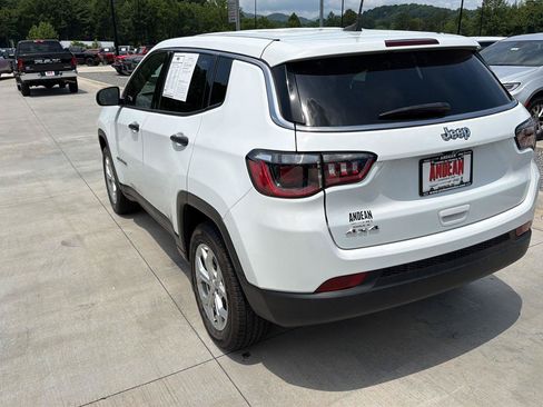 Used 2024 Jeep Compass Sport AWD/4WD image 5