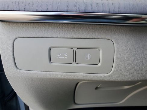 New 2026 Volvo XC90 T8 Ultra w/ Protection Package Premier image 18