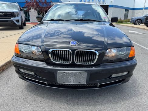 Used 2001 BMW 330i Sedan RWD image 2