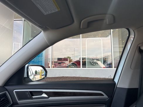 Used 2021 Volkswagen Atlas SE w/ Panoramic Sunroof Package AWD/4WD image 31