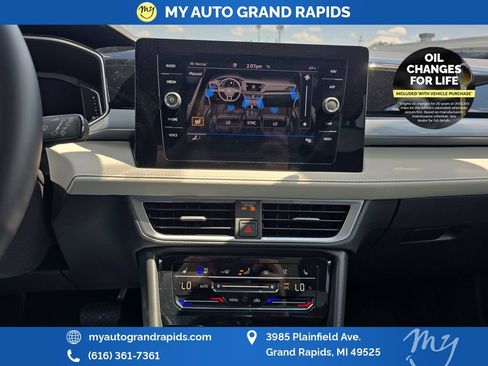 Used 2025 Volkswagen Taos SEL w/ Black Wheel Plus Package AWD/4WD image 19