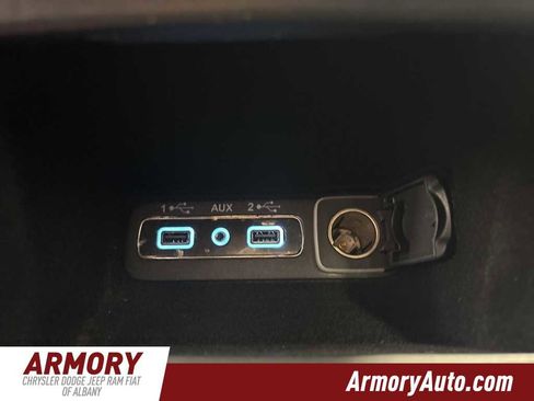 Used 2018 Jeep Grand Cherokee Laredo image 19