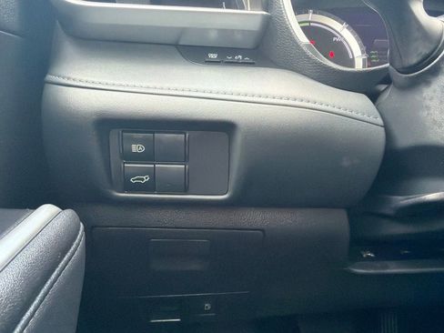 Used 2023 Toyota Highlander XLE AWD/4WD image 28