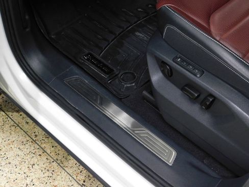 Used 2023 Volkswagen Atlas Cross Sport SEL Premium R-Line image 27