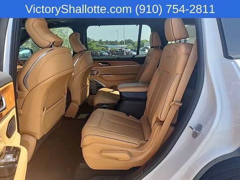 Used 2025 Jeep Grand Cherokee L Summit AWD/4WD image 26