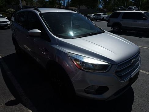 Used 2018 Ford Escape SE FWD image 1