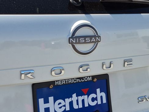 Used 2023 Nissan Rogue SV AWD/4WD image 22