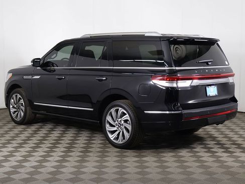 Used 2023 Lincoln Navigator Reserve AWD/4WD image 16