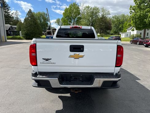 Used 2018 Chevrolet Colorado W/T w/ WT Convenience Package RWD image 4