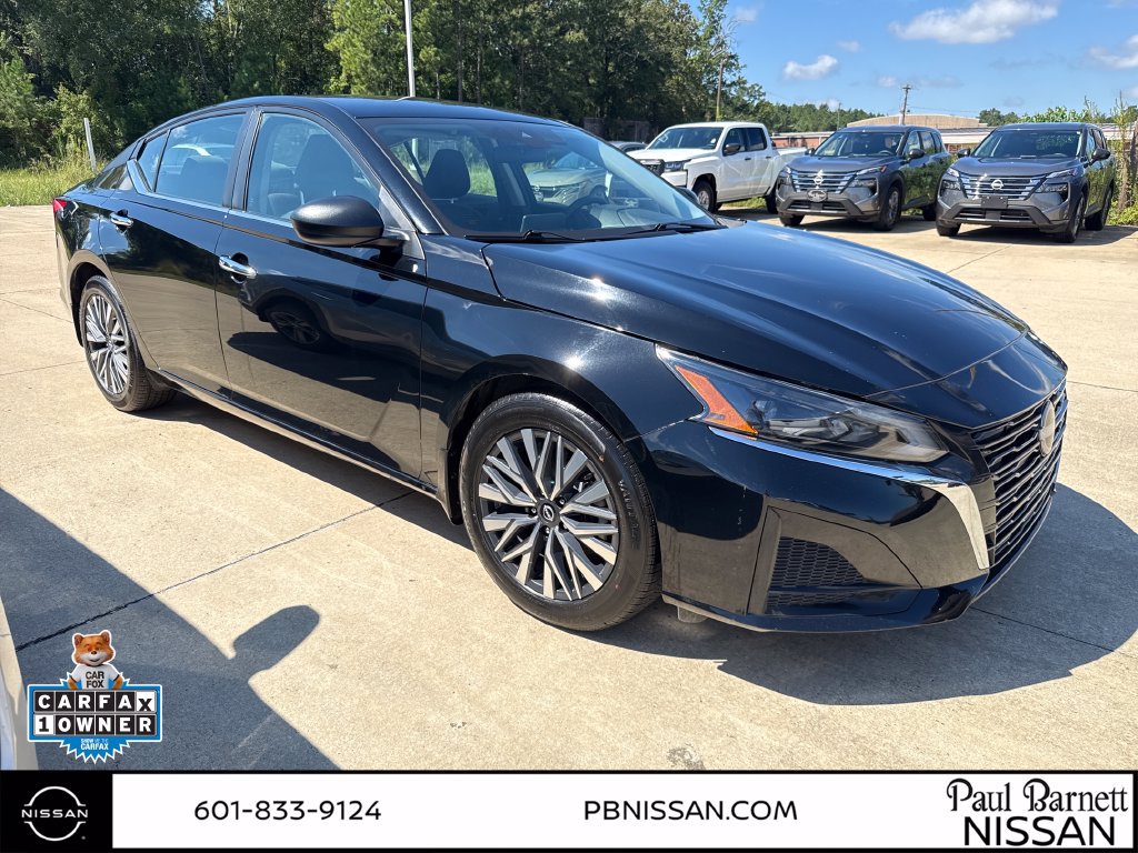 Used 2024 Nissan Altima 2.5 SV FWD image 13