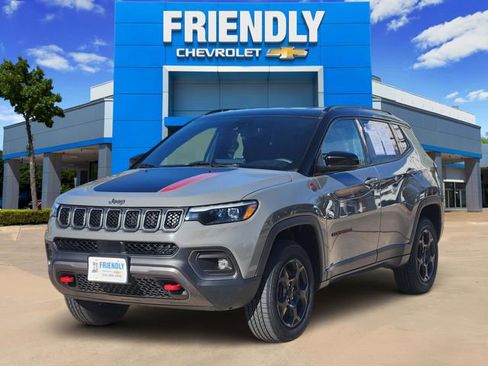 Used 2023 Jeep Compass Trailhawk w/ Trailhawk Elite Group image 3