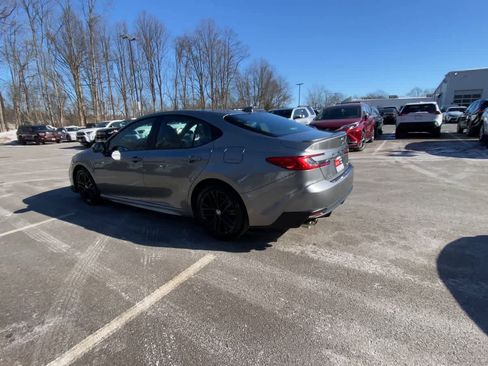 Used 2025 Toyota Camry SE image 6