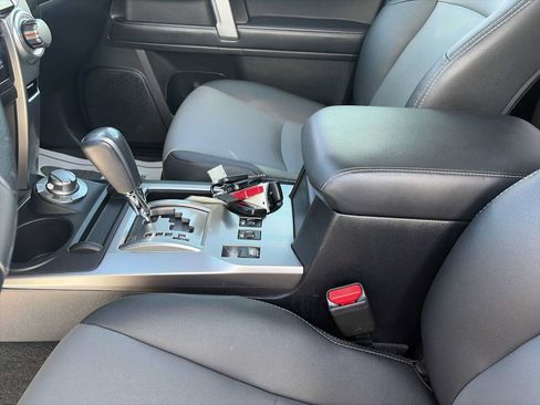Used 2021 Toyota 4Runner SR5 Premium w/ Moonroof Package AWD/4WD image 23