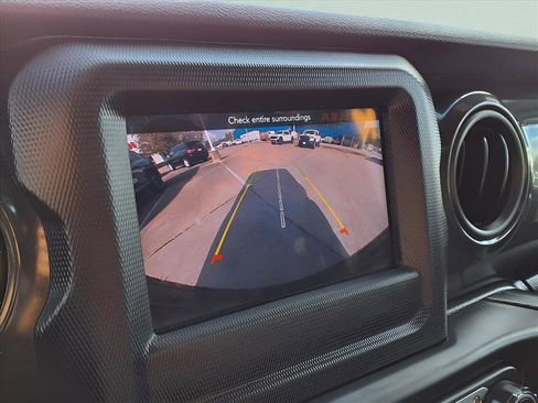 Used 2020 Jeep Wrangler Unlimited Sport image 17