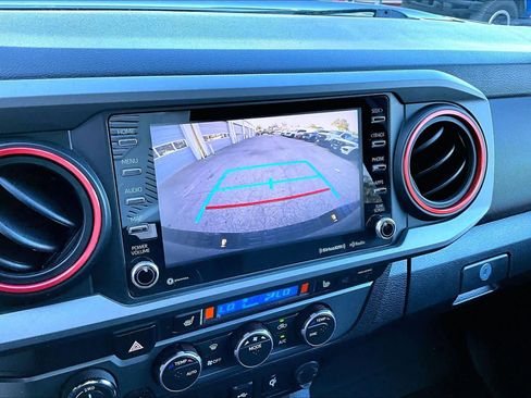 Used 2022 Toyota Tacoma TRD Sport w/ TRD Premium Sport Package AWD/4WD image 29