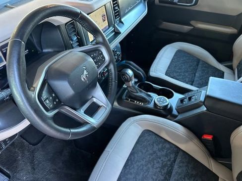 Used 2022 Ford Bronco Wildtrak image 4