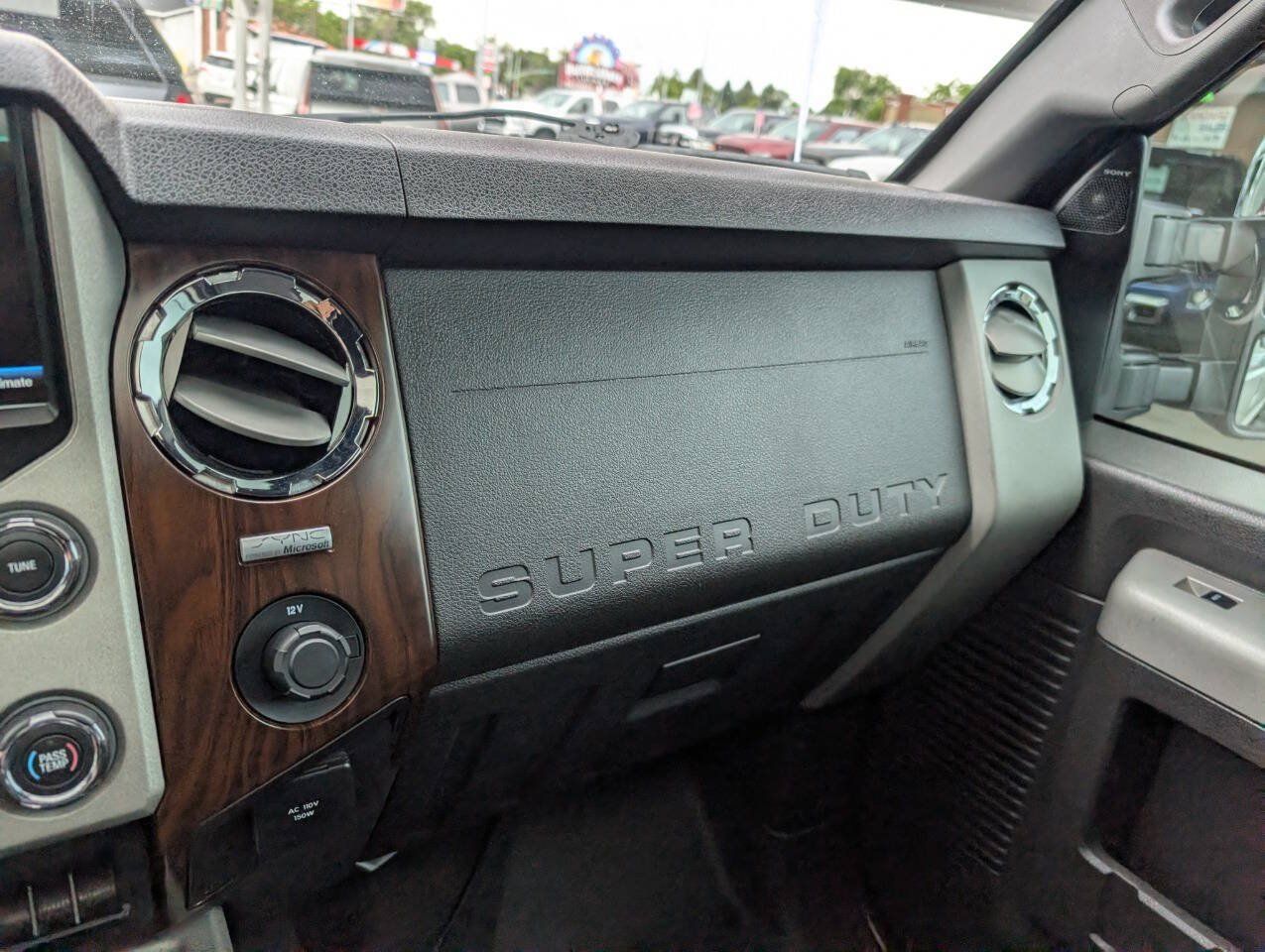Used 2014 Ford F350 Lariat w/ Lariat Ultimate Package AWD/4WD image 30