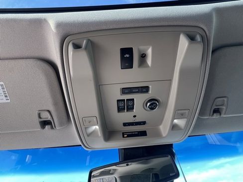 Used 2018 GMC Yukon Denali w/ Denali Ultimate Package image 19