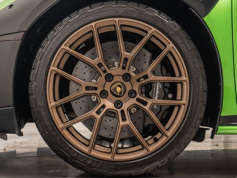 Used 2024 Lamborghini Huracan Sterrato image 10