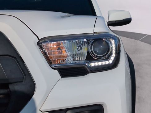 Used 2020 Toyota Tacoma TRD Off-Road w/ TRD Premium Off Road Package image 12