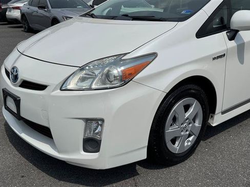 Used 2011 Toyota Prius Three w/ Solar Roof Pkg FWD image 9