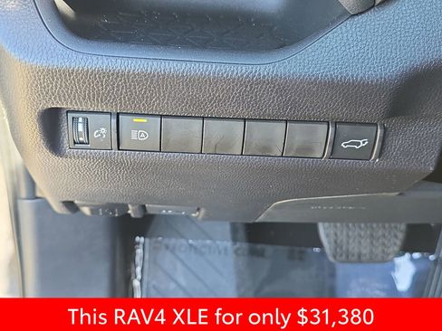 Used 2025 Toyota RAV4 XLE image 33