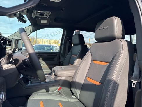 New 2026 GMC Sierra 2500 AT4 w/ AT4 Premium Plus Package AWD/4WD image 18