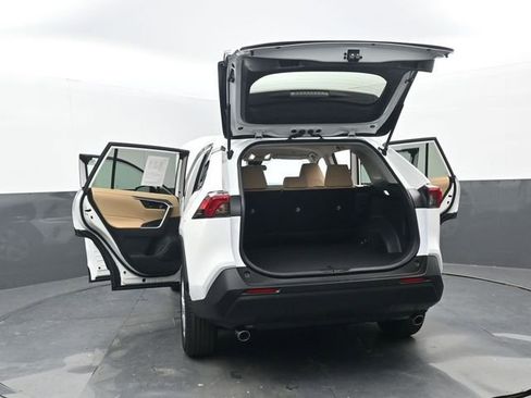 Used 2025 Toyota RAV4 LE image 33