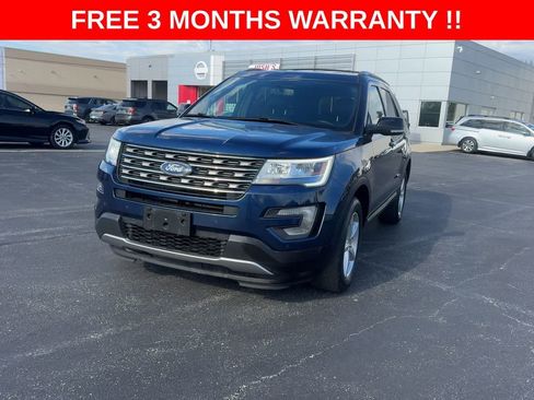 Used 2017 Ford Explorer XLT w/ Equipment Group 202A AWD/4WD image 3