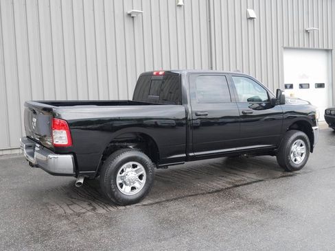 Used 2024 RAM 2500 Tradesman w/ Chrome Appearance Group image 12