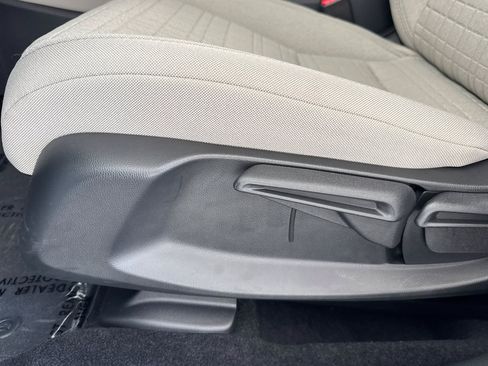 Used 2026 Honda HR-V LX image 14