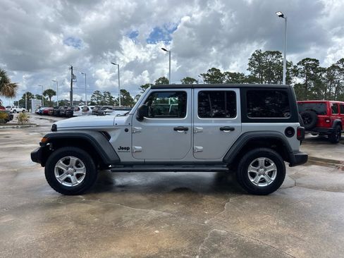 Used 2023 Jeep Wrangler Unlimited Sport AWD/4WD image 6