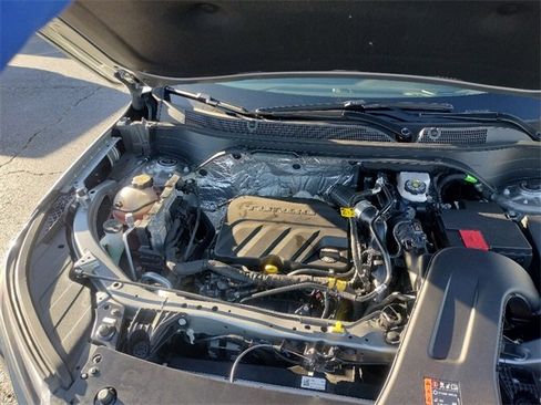 Used 2025 Chevrolet Trax RS w/ Driver Confidence Package image 15