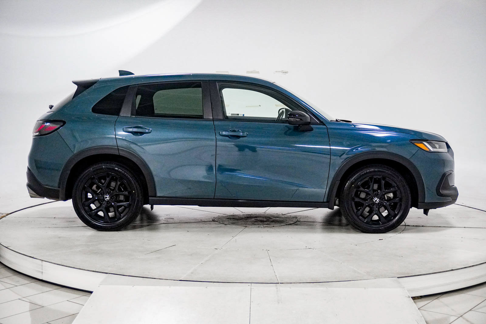 Used 2024 Honda HR-V Sport image 11