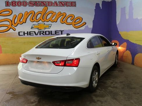 Used 2019 Chevrolet Malibu LS FWD image 4