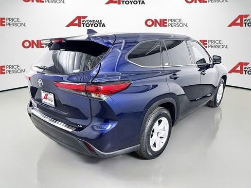 Used 2021 Toyota Highlander LE FWD image 7