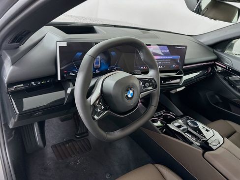 New 2026 BMW 530i xDrive image 13