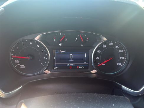 Used 2023 Chevrolet Equinox LT image 3