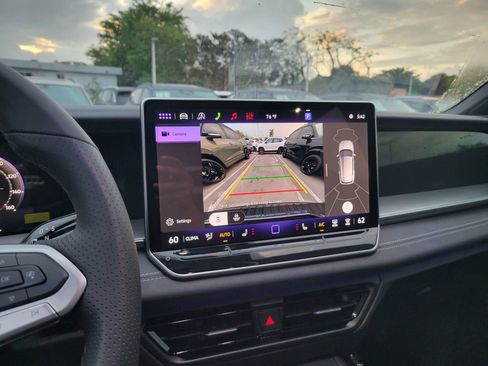 New 2026 Volkswagen Tiguan SE R-Line image 11