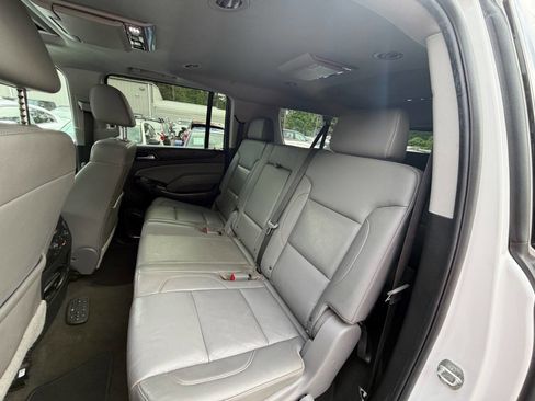 Used 2018 Chevrolet Suburban LT RWD image 39