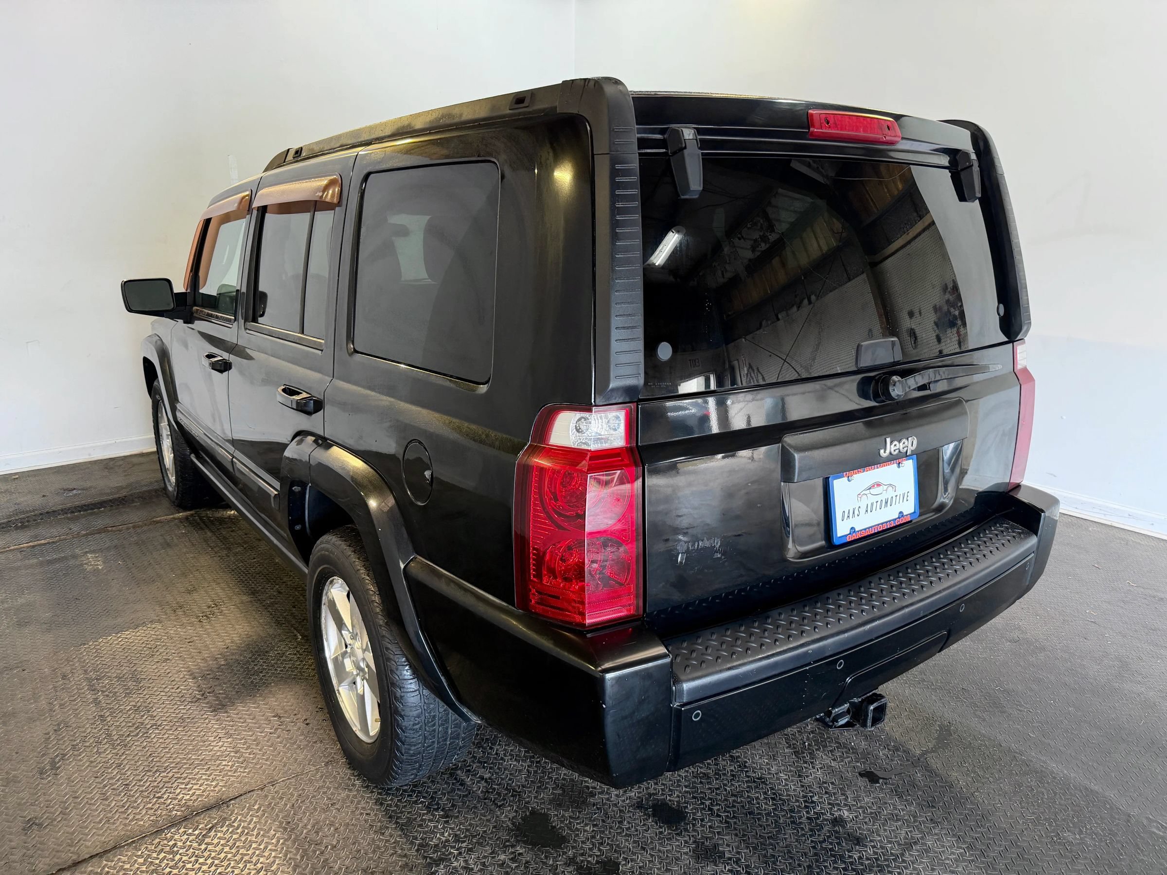 Used 2007 Jeep Commander Sport RWD image 5