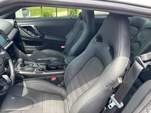 Used 2021 Nissan GT-R Premium AWD/4WD image 7
