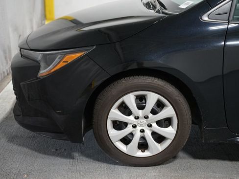 Used 2024 Toyota Corolla LE FWD image 5