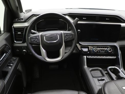 Used 2024 GMC Sierra 2500 Denali image 14