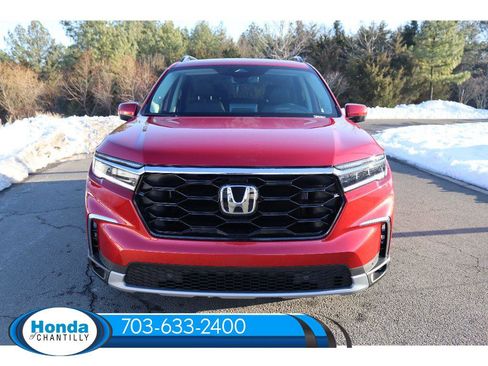 New 2025 Honda Pilot Touring image 2